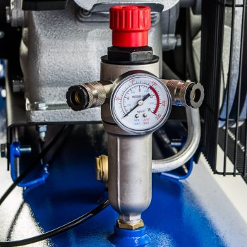 Vorführgerät! Kolbenkompressor 250 l, 4kW/5,5PS, 10 bar, 690 l/min Ansaugleistung